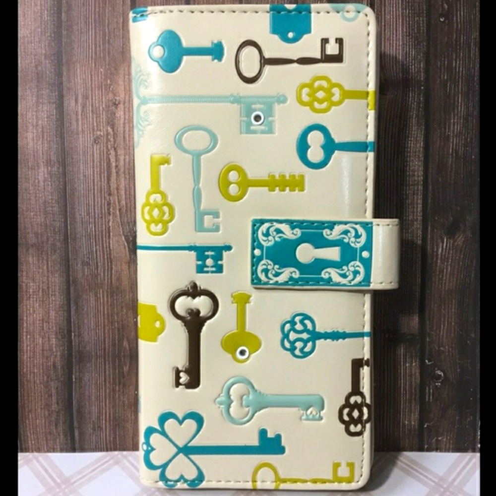 Vintage Skeleton Key Wallet - New With Tags - Cream - Ladies Women Gift Ideas